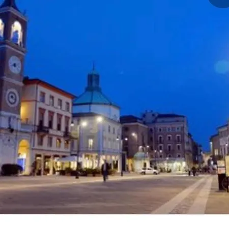 Di Pregio Affacciato Sull'arco D'augusto 公寓 *